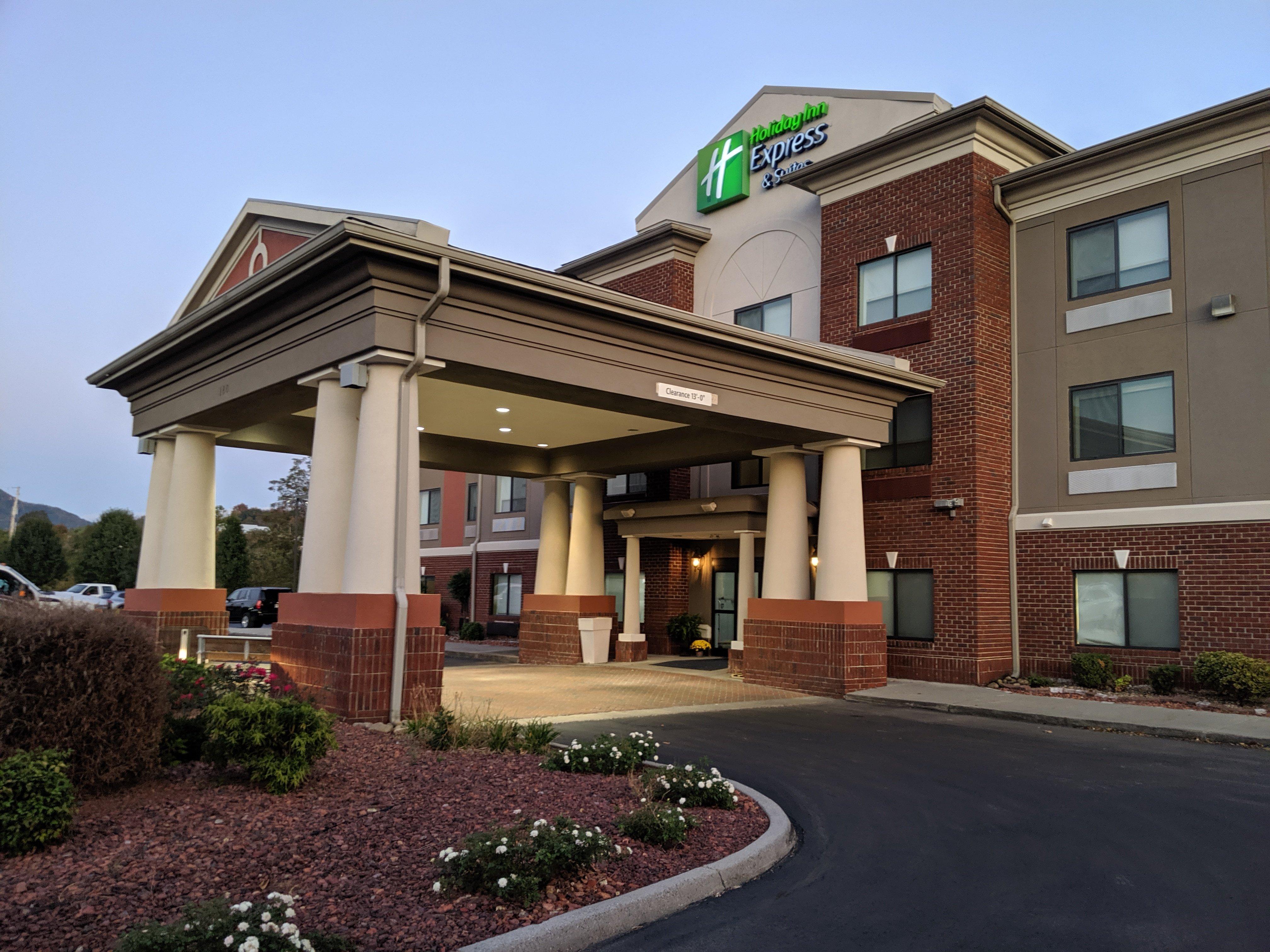 Holiday Inn Express Hotel & Suites Claypool Hill -Richlands Area By Ihg Pounding Mill Exterior foto